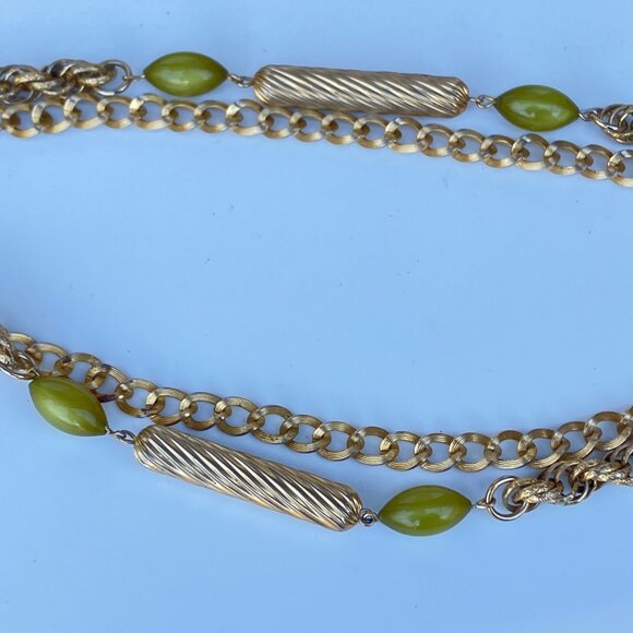 Sarah Coventry Green Lucite Double Link Strand Moon Glow Drop Necklace - Picture 15 of 16